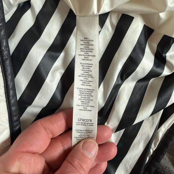 4/$15 Chico's Black and White Quilted Vest - Picture 6 of 6